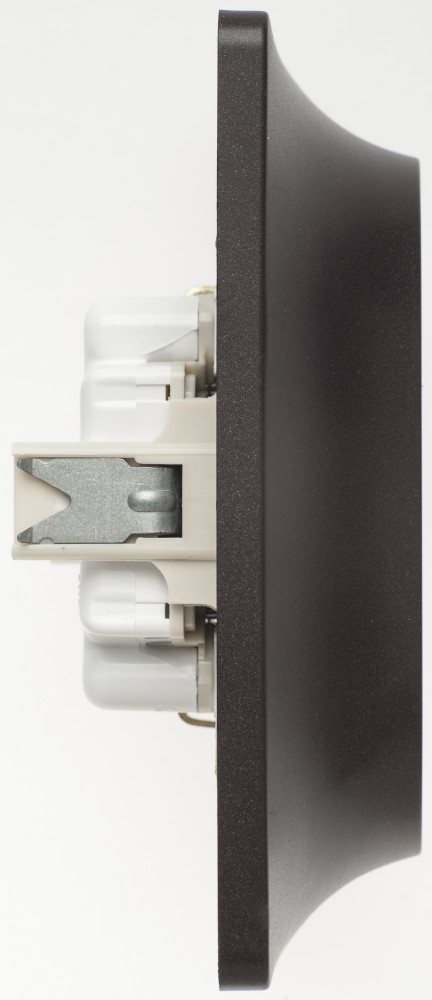 GLOSSA РОЗЕТКА двойная с заземлением со шторками., в сборе, ШОКОЛАД