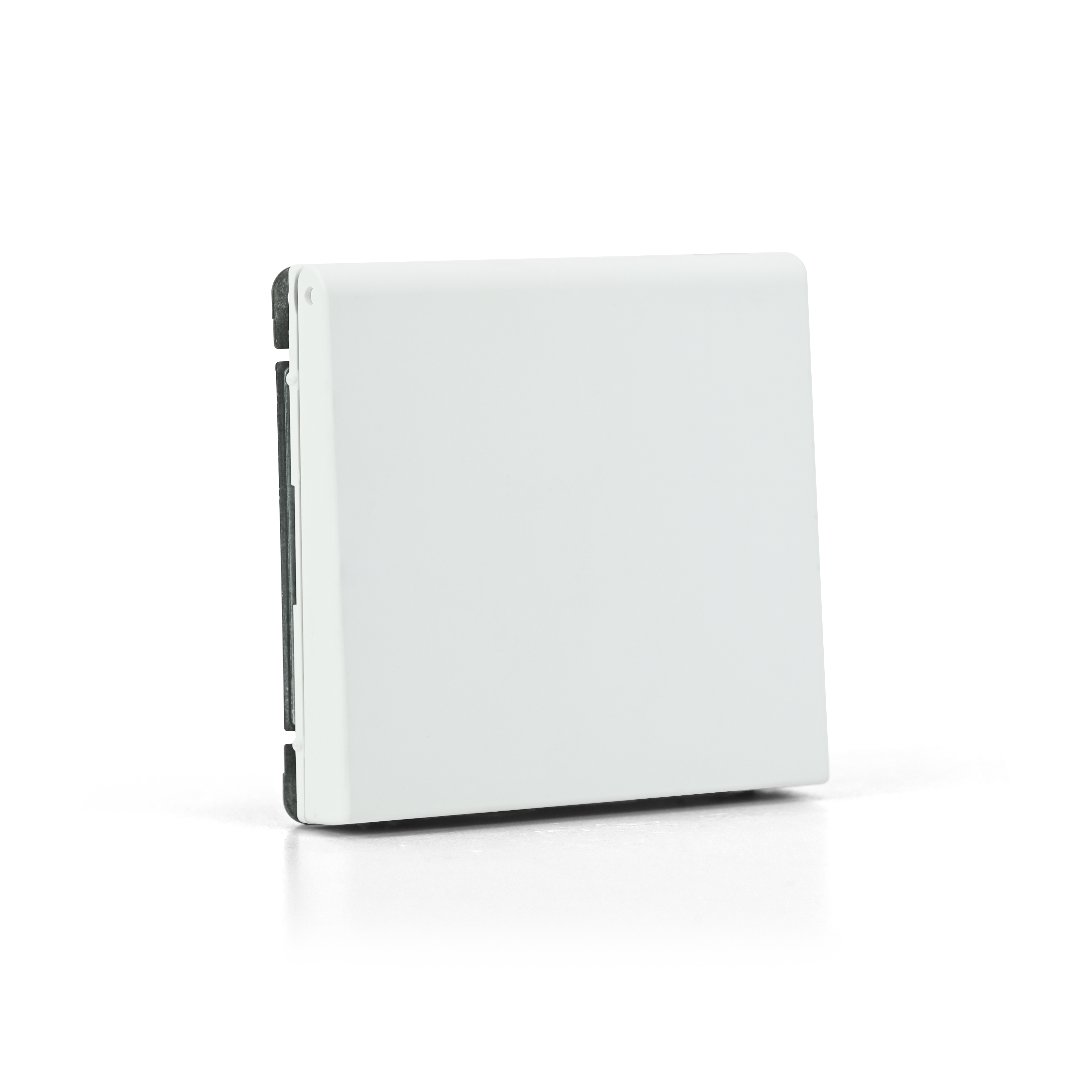 ARTGALLERY РОЗЕТКА с заземл. со шторк. с крышк., 16А, IP20,  механизм, быстрозажим. клем., ЛОТОС