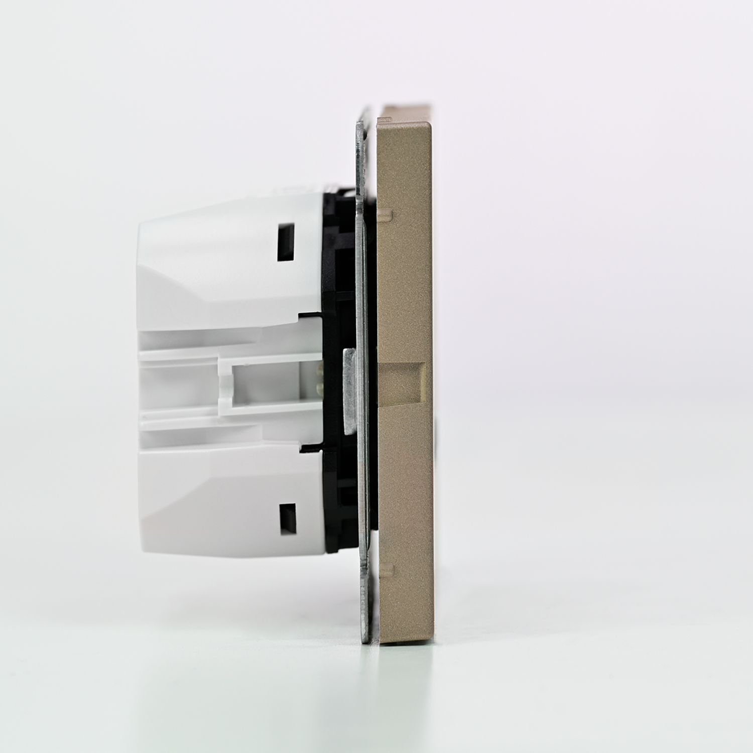 ARTGALLERY USB РОЗЕТКА A + тип-C 45Вт высокоскор.заряд. QC, PD, механизм, ШАМПАНЬ