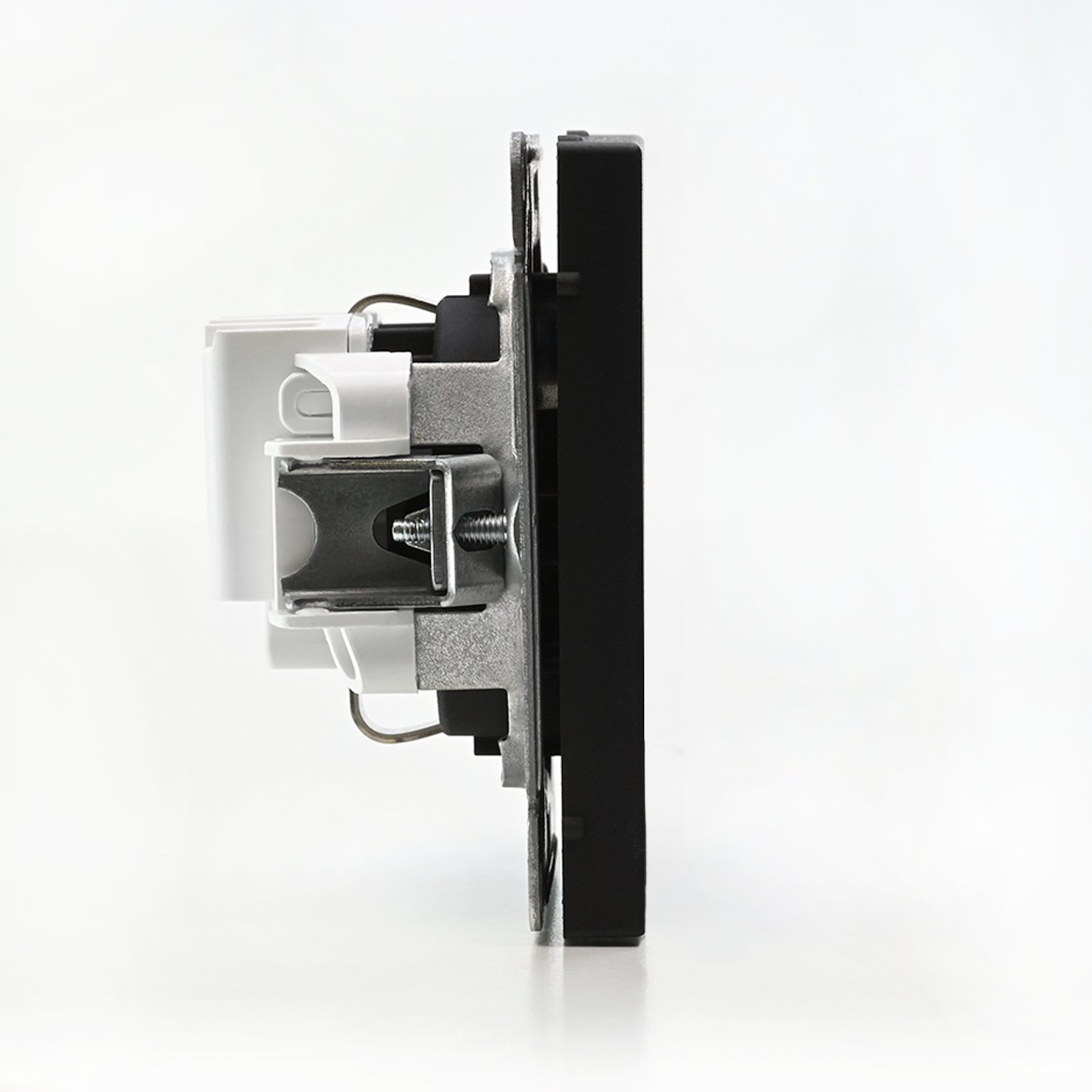 ARTGALLERY РОЗЕТКА с заземлением со шторками, 16А, механизм, КАРБОН