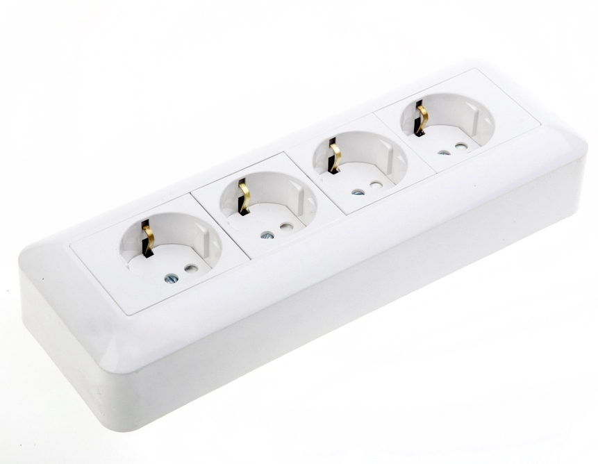 BLANCA О/У РОЗЕТКА 4-мест. с заземлением со шторками, МОНТ.ПЛ., 16А, 250В, БЕЛЫЙ, опт.уп.