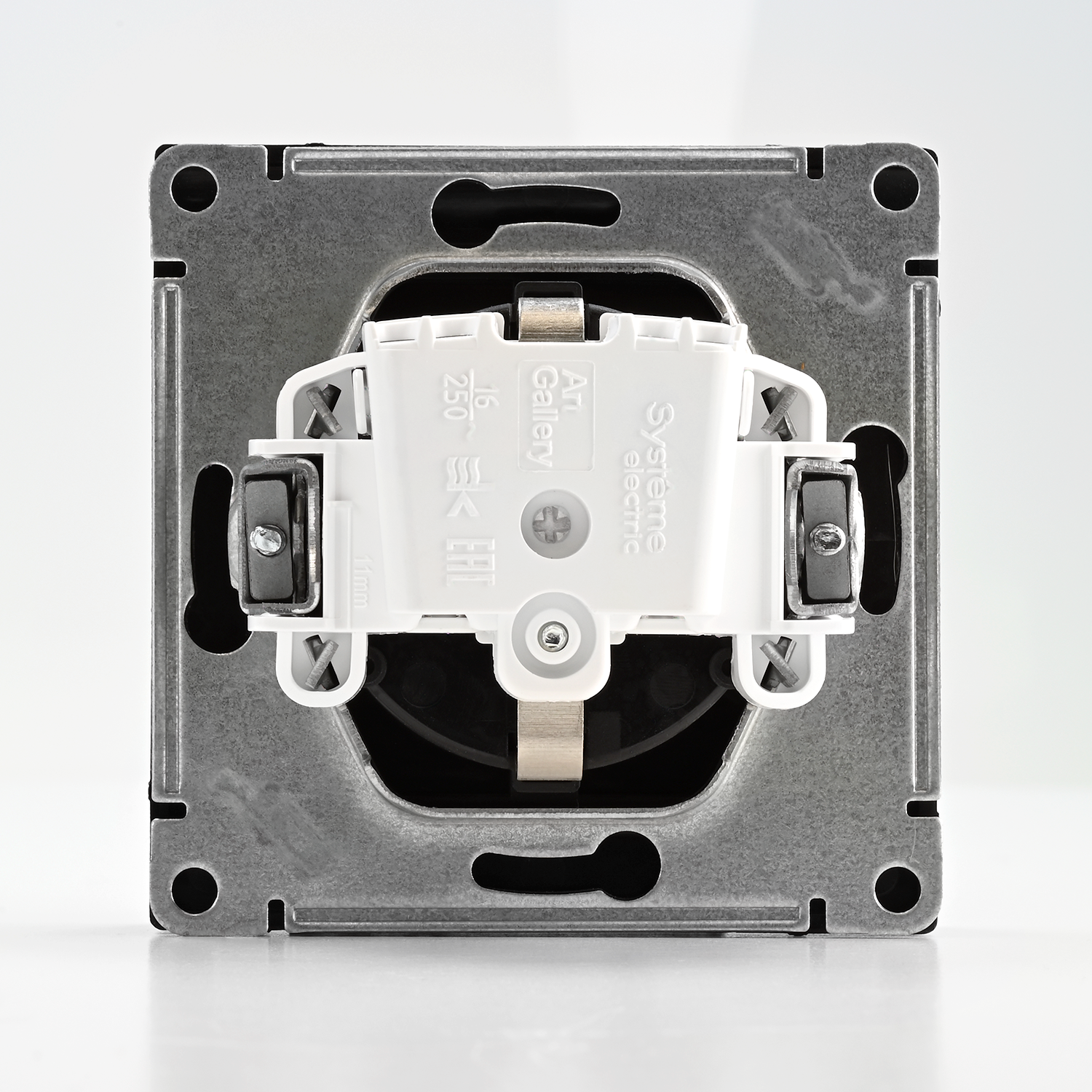 ARTGALLERY РОЗЕТКА с заземл. со шторк. с крышкой, 16А, IP20, механизм, БАЗАЛЬТ