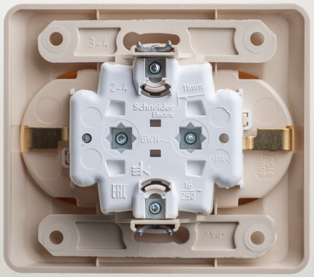 ЭТЮД С/У РОЗЕТКА двойная с заземлением без шторок, 16А, 250B, КРЕМОВЫЙ