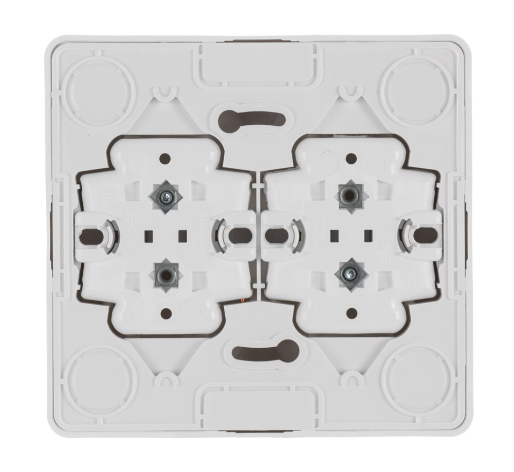 ЭТЮД О/У РОЗЕТКА 4-местная без заземления без шторок, 16А, 250В, БЕЛЫЙ
