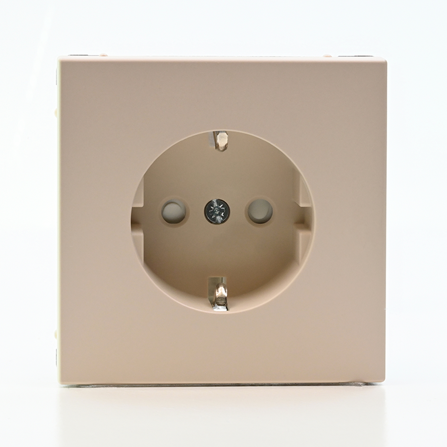 ARTGALLERY РОЗЕТКА с заземлением со шторками, 16А, механизм, быстрозажим. клем., ПЕСОЧНЫЙ